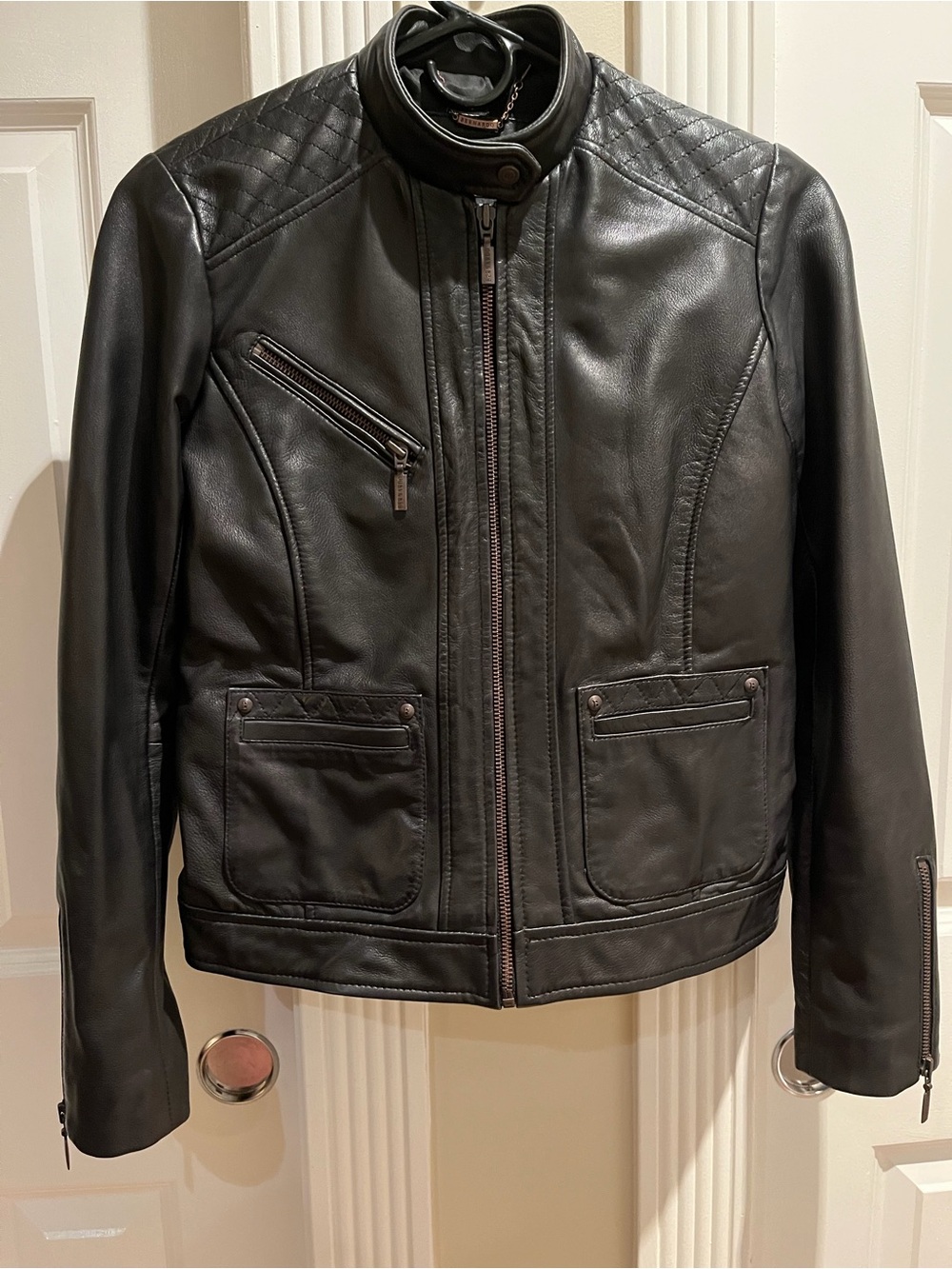 Bernardo Black Quilted-Shoulder Leather Zip Jacket- Womens Petite Small